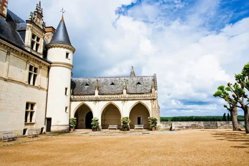 Chateaux Loire en van